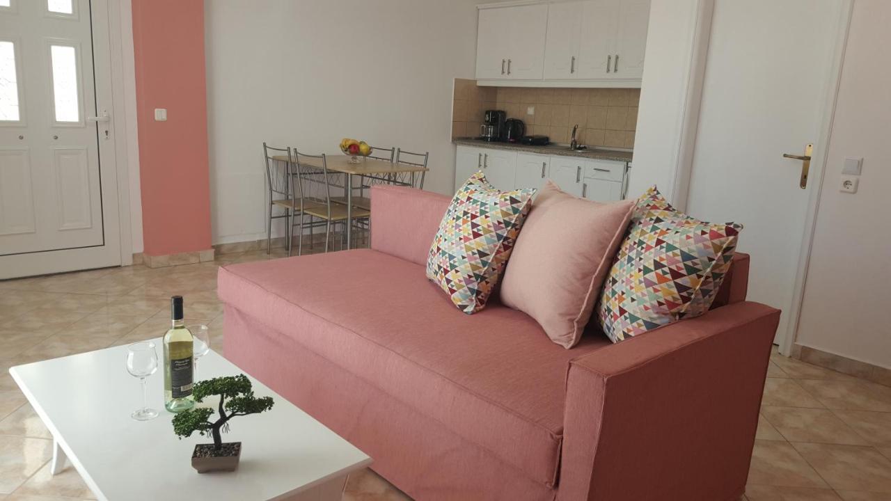Villa Rafaela يميناريا المظهر الخارجي الصورة