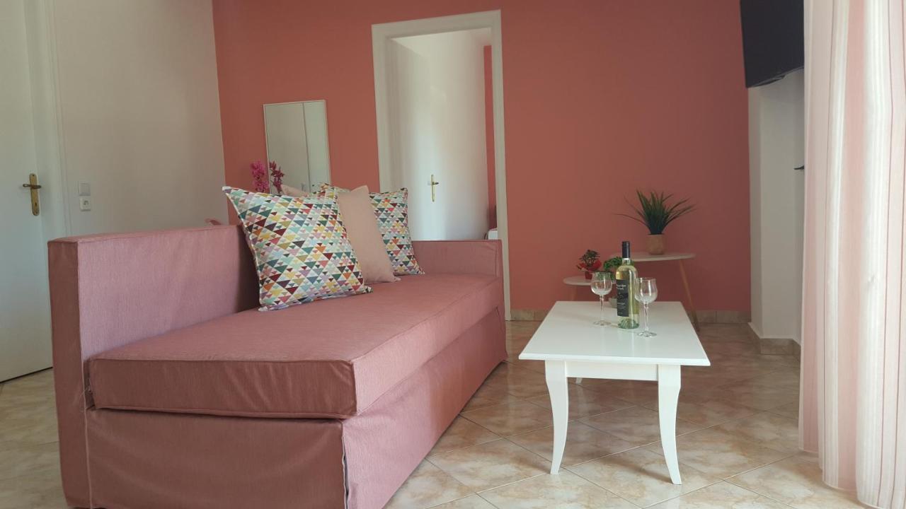 Villa Rafaela يميناريا المظهر الخارجي الصورة