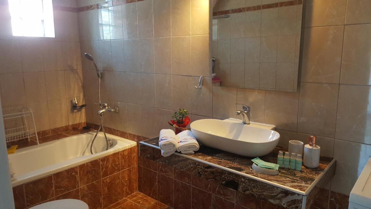 Villa Rafaela يميناريا المظهر الخارجي الصورة